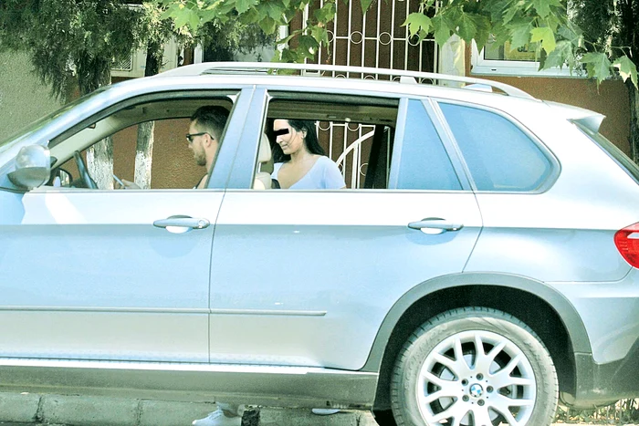 Click! l-a surprins pe Mihai Chiţu în maşină cu o brunetă misterioasă