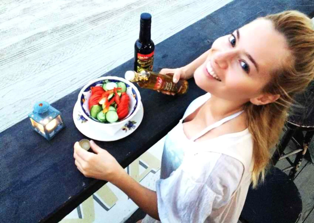Laura Cosoi a trecut la cratiţă