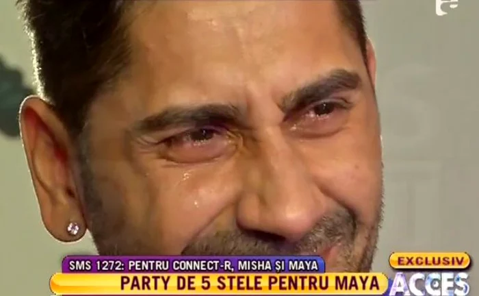 Connect-R, cu lacrimi în ochi la petrecerea de după botezul fetiţei. (captură Antena 1)