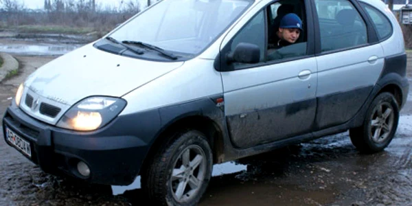Vicenţiu Vânturache ne-a arătat starea jalnică a străzii Antoniu Czigler din Grădişte