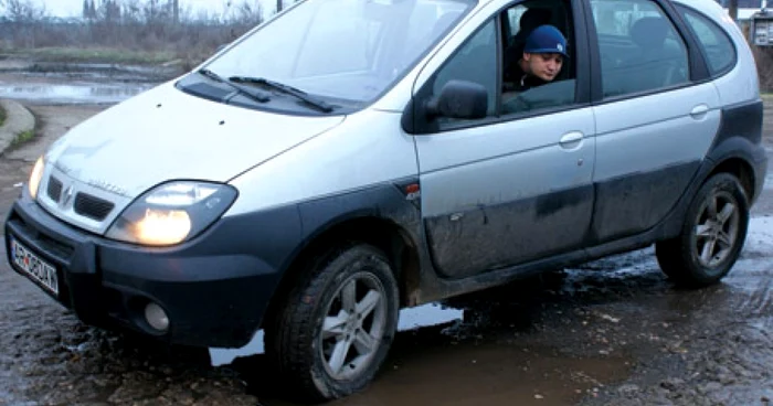 Vicenţiu Vânturache ne-a arătat starea jalnică a străzii Antoniu Czigler din Grădişte