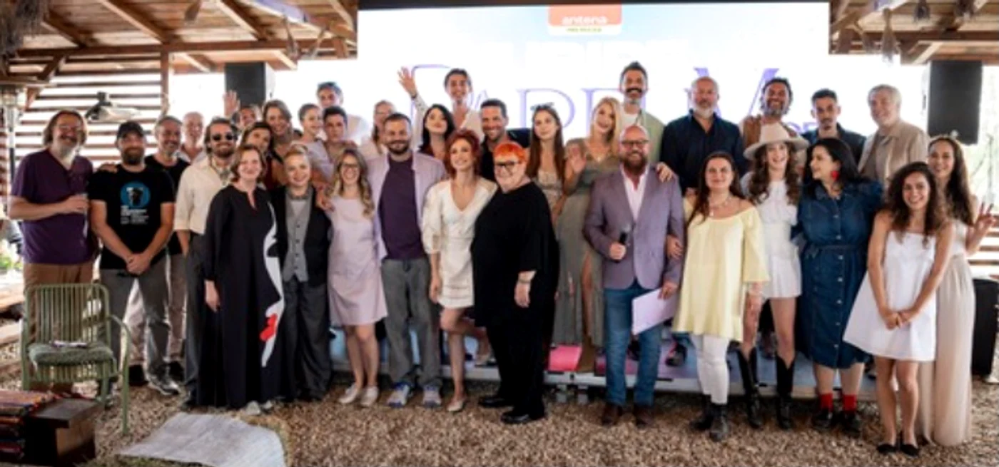 Protagoniștii noului serial de la Antena 1, la lansarea de la Livada de lavandă foto: Antena 1