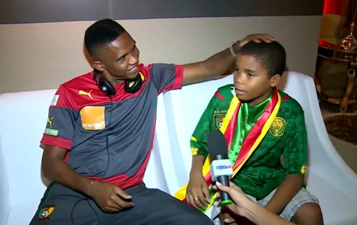 Eto'o i-a îndeplinit visul puştiului de 10 ani (Sursa Foto: SporTV, Brazilia)