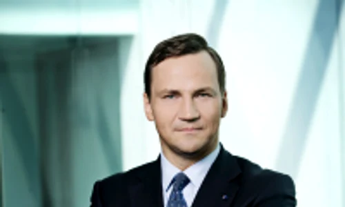 Lecţia ambiţiosului Sikorski png