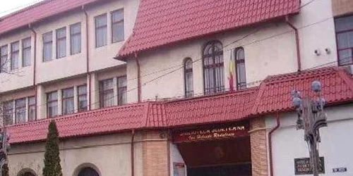 Târgovişte: Consultaţi cărţile rare de la Biblioteca I.H. Rădulescu