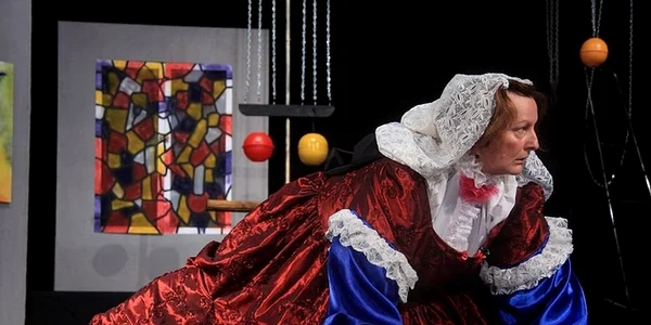 Spectacolul Teatrului de Vest „Bătrâna şi Hoţul“