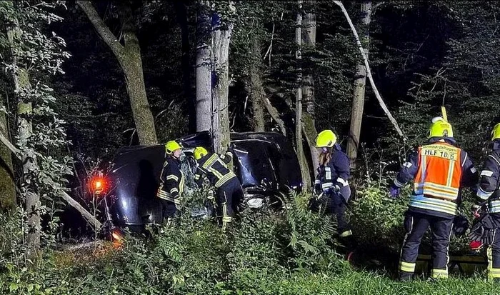 Impact mortal pentru cei patru români aflaţi în AUdi. FOTO: captură video HessennewsTV 