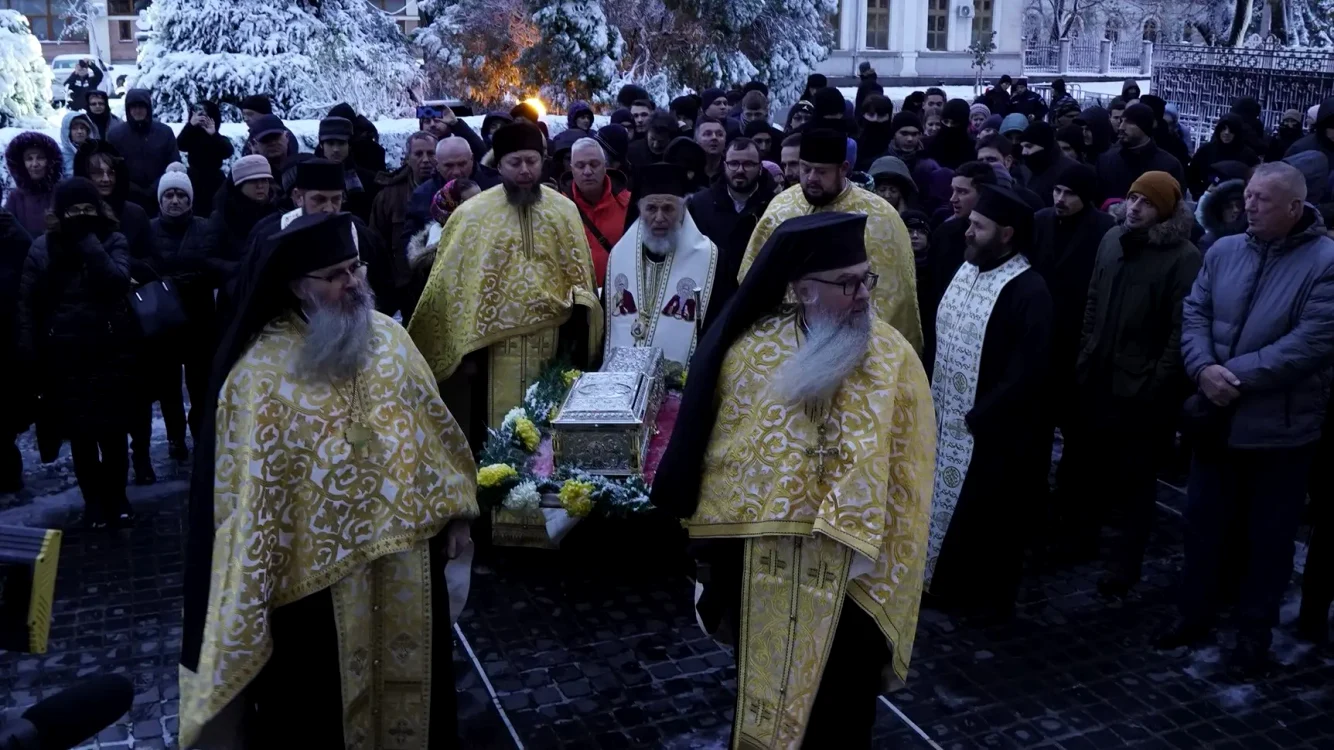 Procesiunea prin care moaștele Sf. Andrei și Damaschin au fost duse la Catedrala Dunării de Jos