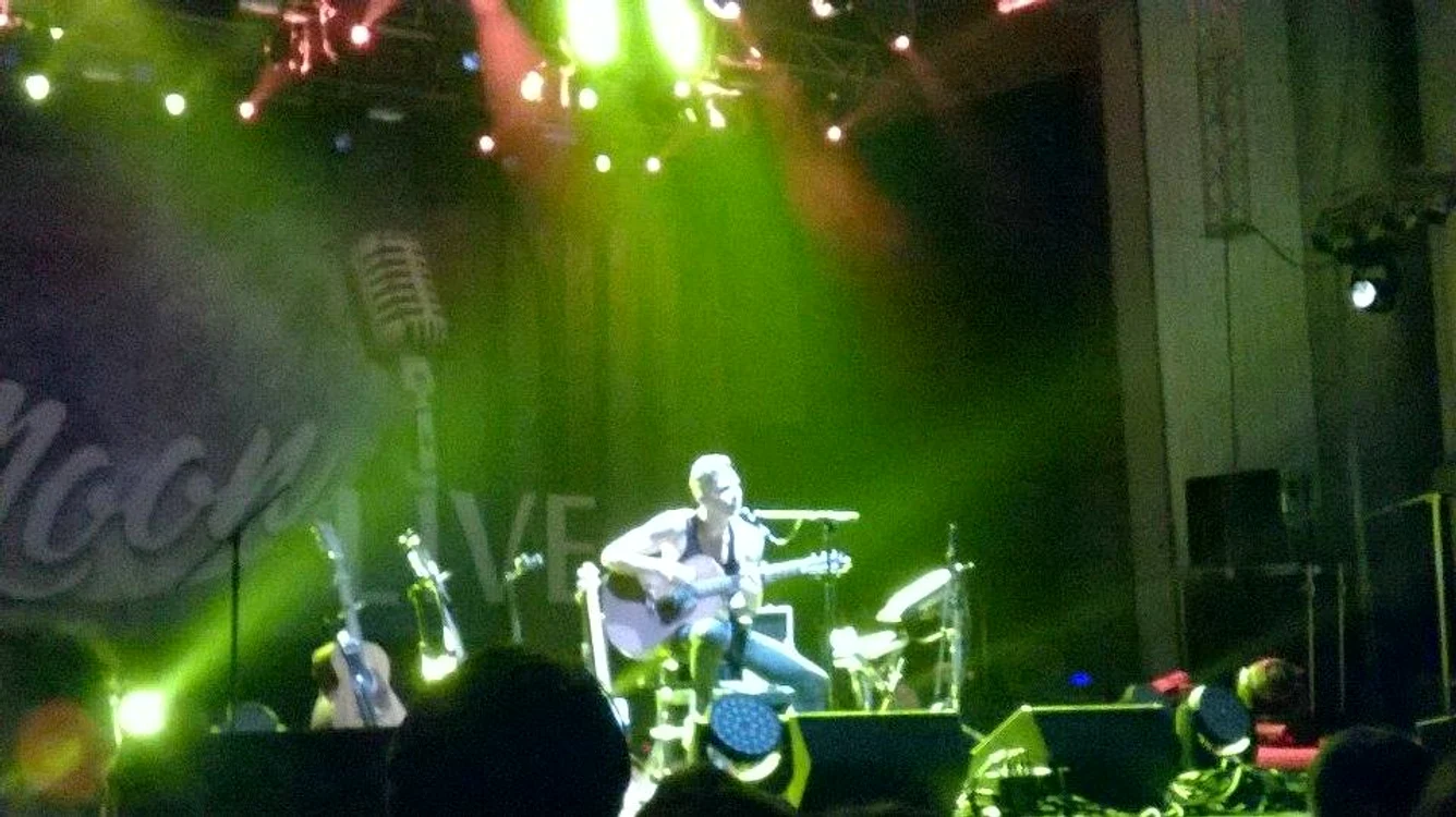 Asaf Avidan a cântat la Arenele Romane din București
