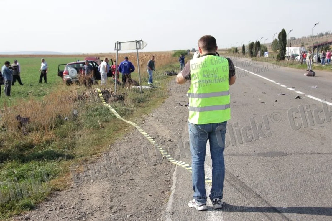 Motoscuteristul a murit în urma impactului cu automobilul ISU. (Foto: Cezar Pădurariu)