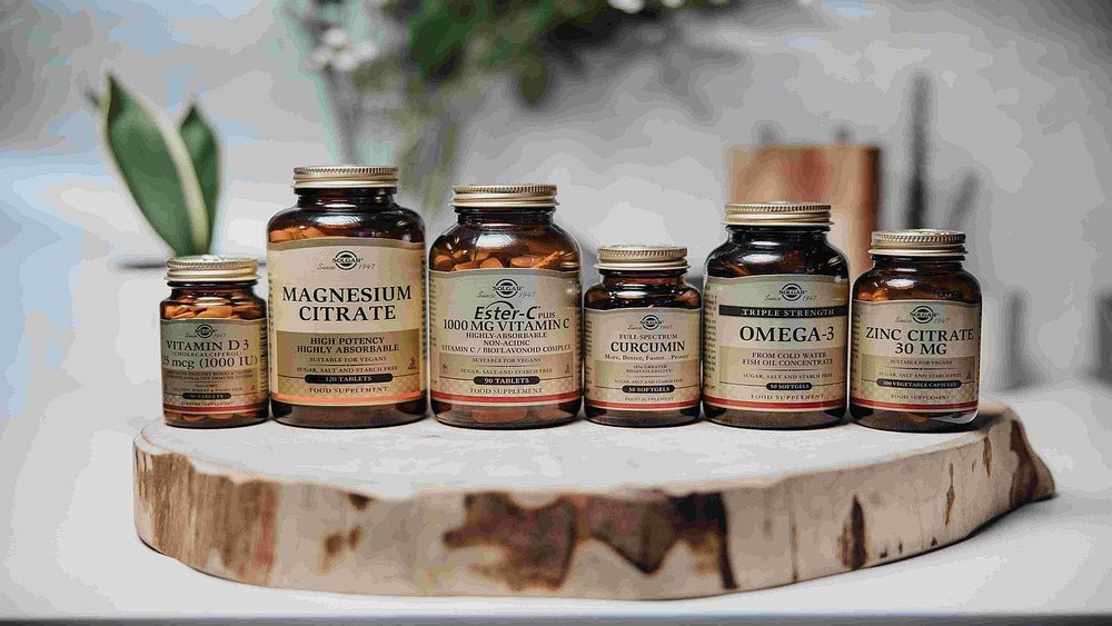 Românii dau sute de milioane de lei pe multivitamine, dar caută și altfel de suplimente alimentare. Ce preferă femeile și ce preferă bărbații