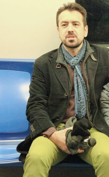 
    Anca şi Irina s-au plimbat cu metroul în boxeriFoto: Roberto Sălceanu   