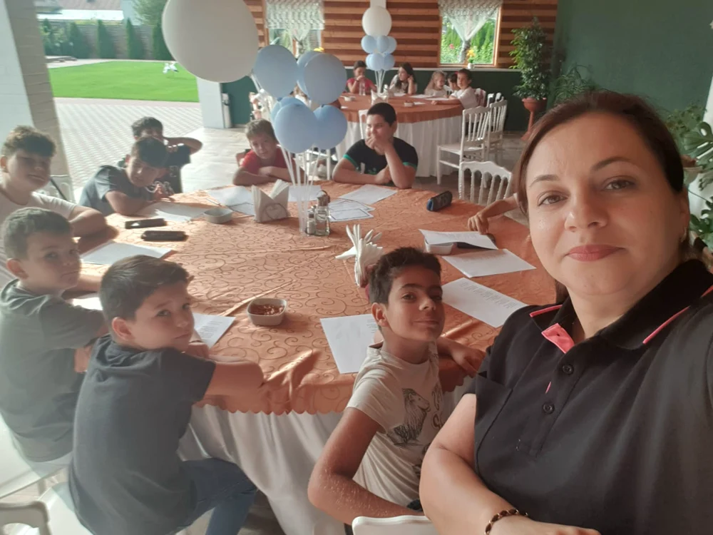 Mihaela scoate mereu în evidență calitățile elevilor săi FOTO arhiva personală