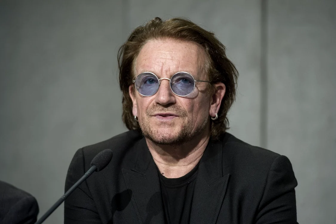 Bono, solistul trupei rock U2, foto arhivă