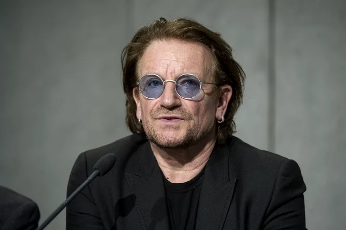 Bono, solistul trupei rock U2, foto arhivă