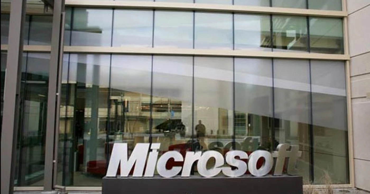 Dosarul Microsoft a "explodat" în justiţie, mai mulţi oameni politici şi afacerişti fiind implicaţi în scandal