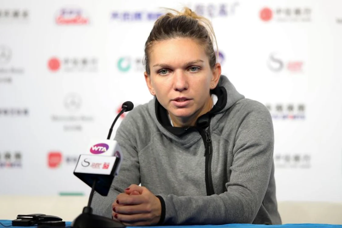 Simona Halep, in timpul conferintei de presa ce a urmat retragerii de la Beijing 2018FOTO: Guliver/ Gettyimages
