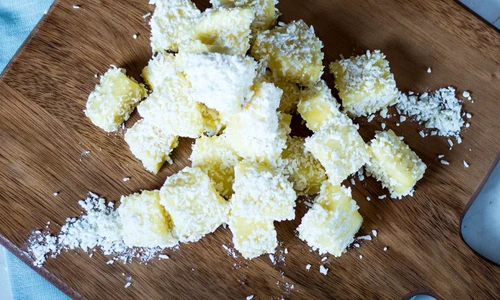 Ananas cu bezea si ciocolata alba jpeg