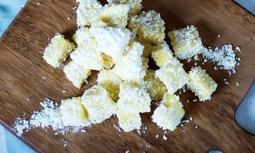 Ananas cu bezea si ciocolata alba jpeg