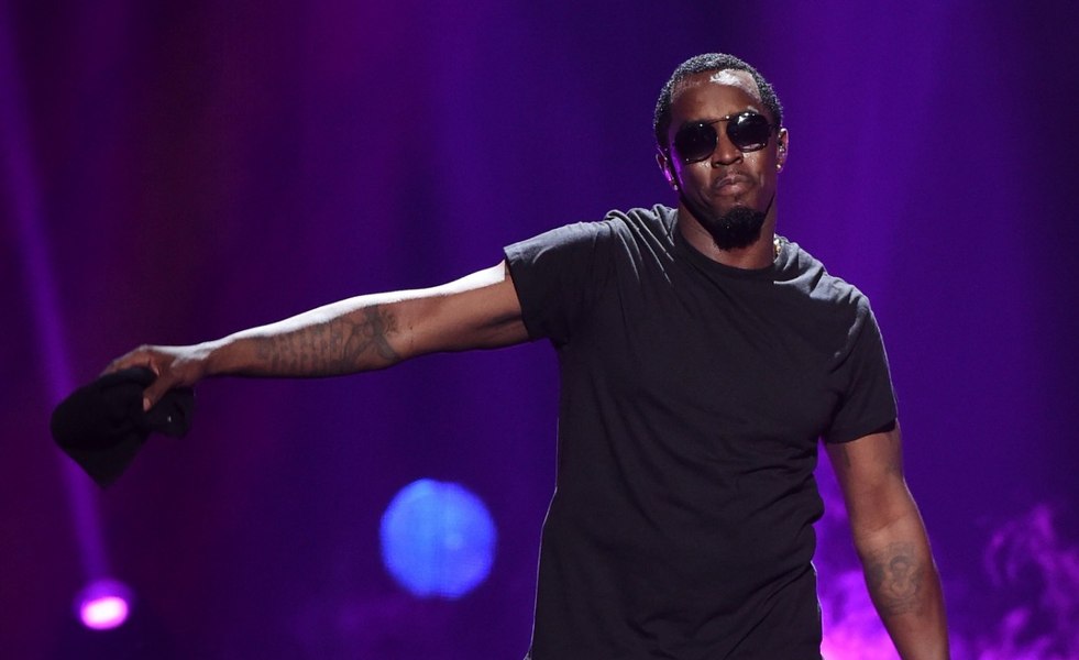 Percheziții la proprietățile lui Sean „Diddy” Combs din Los Angeles și Miami. Ce acuzații i se aduc producătorului VIDEO