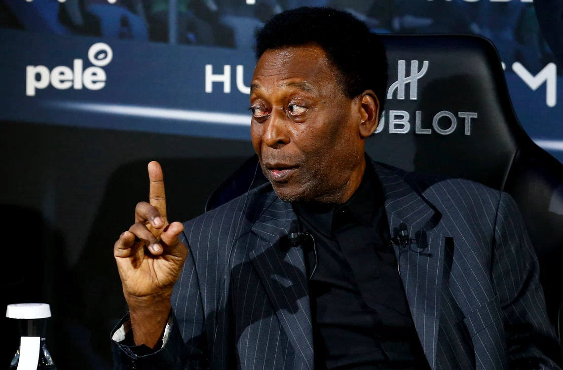 
    Pele spune că a mers la spital pentru a-și face analizeleFoto: EPA-EFE  