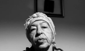 „În poezie am nevoie de tot mai multă frumusețe care să mă distrugă“ – interviu cu poeta Angela MARINESCU jpeg