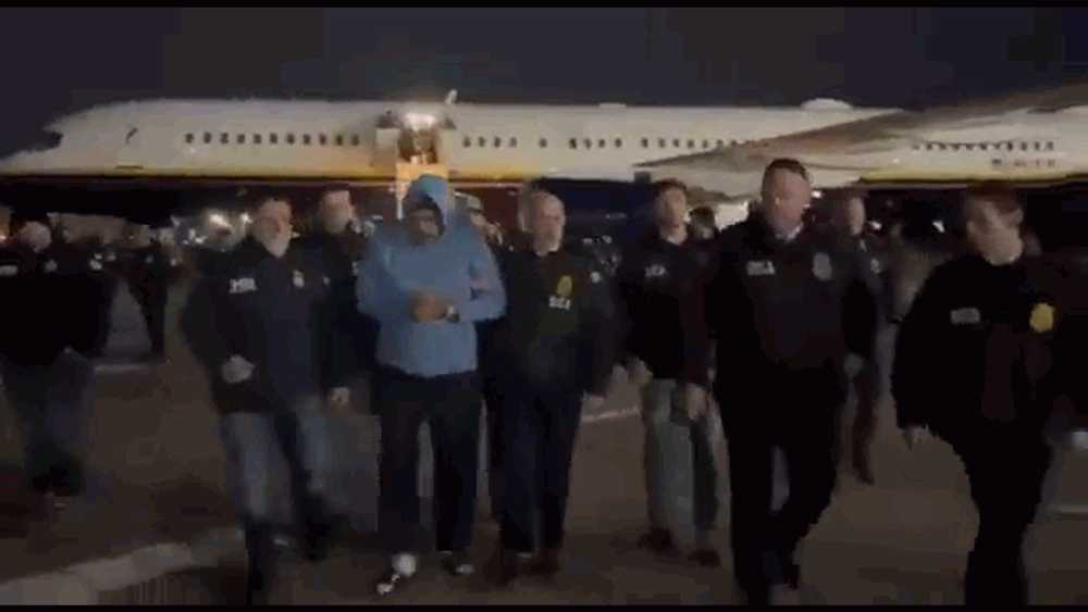 Primele imagini cu Nicolás Maduro pe teritoriul american. A fost dus la o bază militară din New York