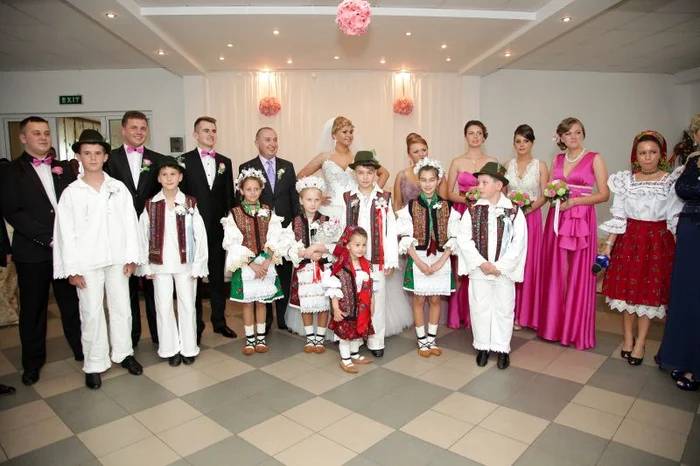 Cornelia şi Lupu Rednic au fost naşi la o nuntă cu 1.000 de invitaţi.