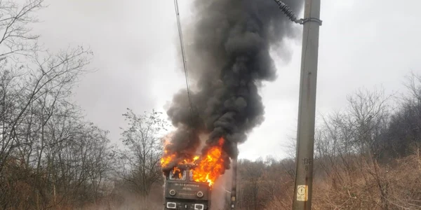 locomotiva în flăcări