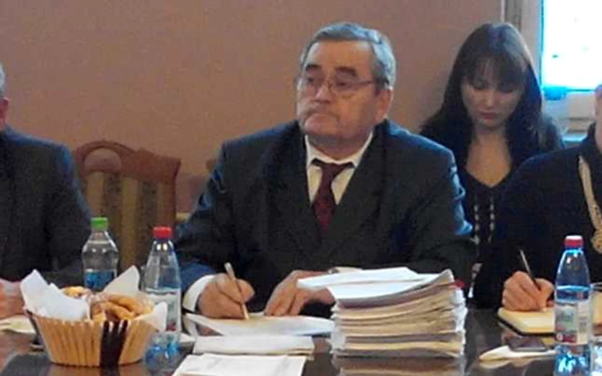 Nicolae Ene este directorul Primăriei de 20 de ani