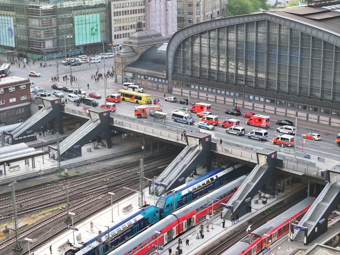 Atac cu cuțitul la gara centrală din Hamburg FOTO EPA-EFE