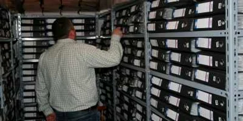 Arhivele fostelor fabrici comuniste sunt împrăştiate pe la firmele de lichidare judiciară