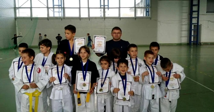 14 medalii pentru sportivii clubului Wazary Dojo Bârlad FOTO