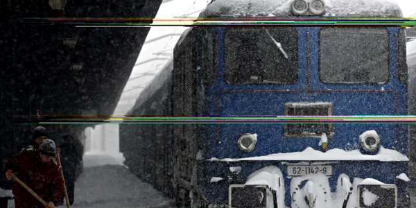 Trenul a fost blocat din cauza unei avalanşe Foto: Arhivă
