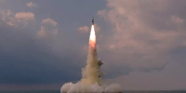 test racheta submarin coreea de nord foto KCNA