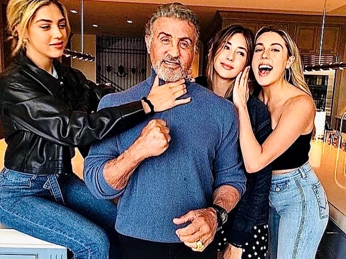 
    Sylvester Stallone și-a luat rămas bun de la Sistine, Scarlett și Sophia pentru că va lipsi un an de acasăfoto: Instagram  