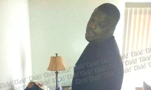 Tatăl pervers are chef de glume cu bebeluşul său  jpeg