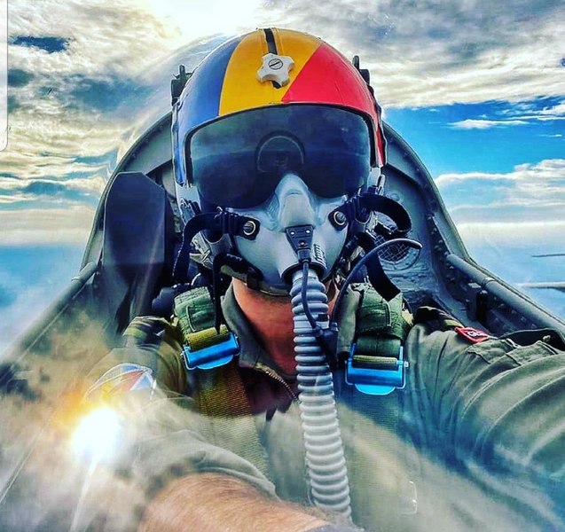 Cerul Capitalei se animă cu ocazia Zilei Aviației Române. Avioane F-16, F-18 și alte aeronave vor survola Piața Aviatorilor din București