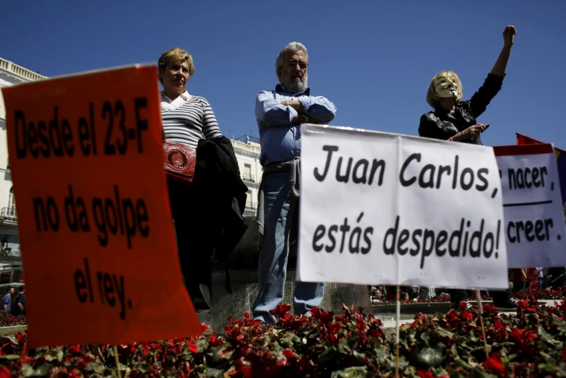 Protest la Madrid: ibericii au venit cu pancarte pe care scrie „Juan Carlos, eşti concediat!” FOTO Reuters