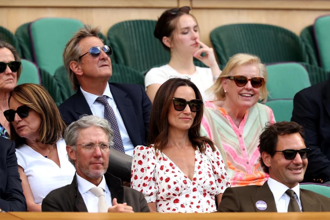 Carole Middleton și Pippa Middleton în loja regală de la Wimbledon. FOTO: Getty Images