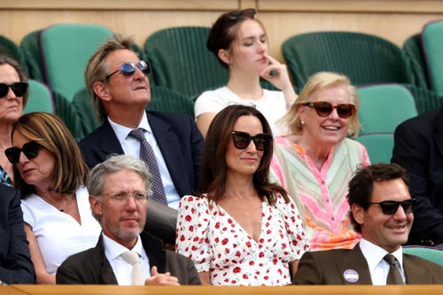 Carole Middleton și Pippa Middleton în loja regală de la Wimbledon. FOTO: Getty Images