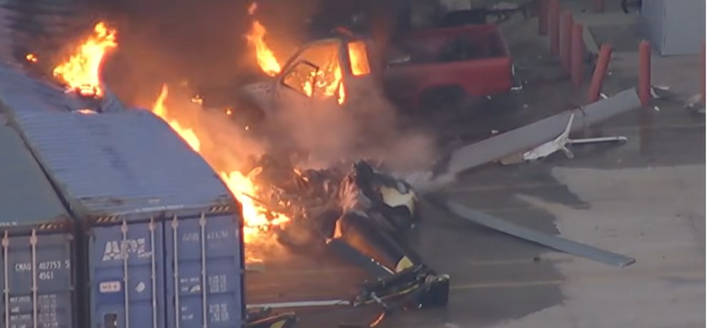Trei oameni au murit după ce un elicopter de știri s-a prăbușit în Los Angeles, în apropierea locului unui accident rutier mortal