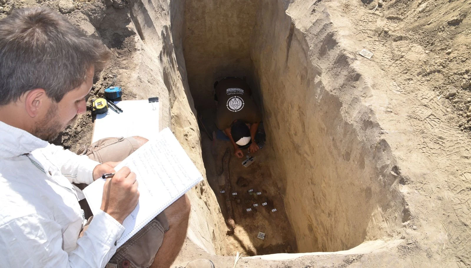 Descoperire arheologică rară în Ungaria: sabia și bijuteriile unui vechi războinic, scoase la lumină după 1.300 de ani