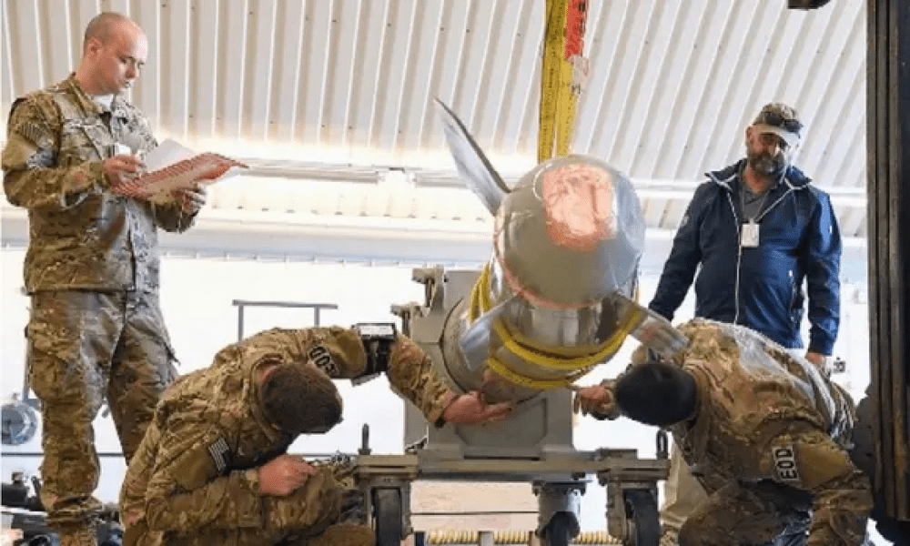 O bombă nucleară americană, posibil avariată, după un accident într-o bază olandeză. Care sunt riscurile