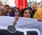 Reprezentanți ai partidului AUR și simpatizanți ai acestora și ai candidatului independent Călin Georgescu participă la o acțiune de protest cu titlul „Miting pentru democrație“ în București. FOTO Inquam Photos / George Călin