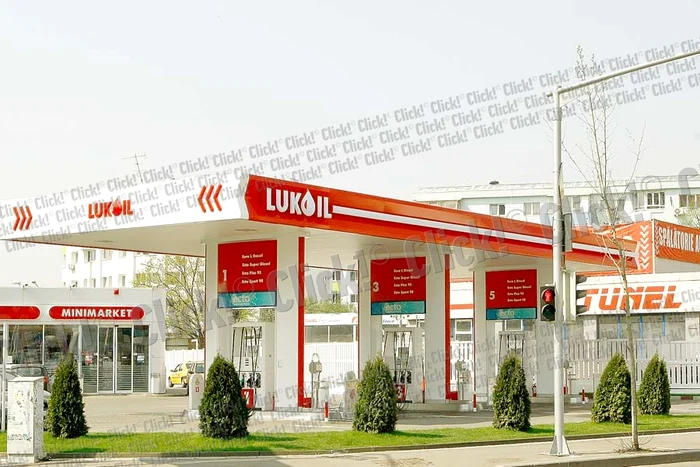 1 aprilie: Mai toate benzinăriile au dus lipsă de clienţi