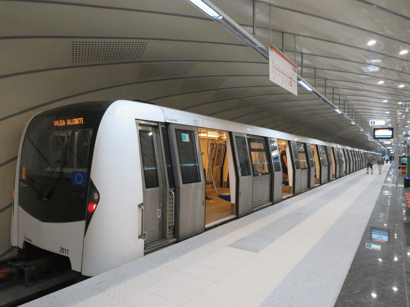 Călătorie în inima metroului: cum arată dispeceratul Metrorex, care funcţionează non-stop de 43 de ani FOTO