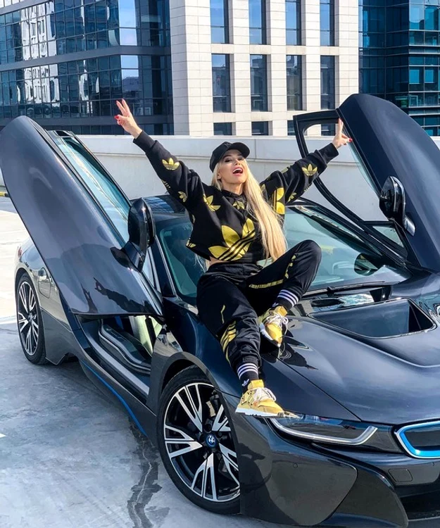 3 anda adam criticata masina parcata 4 jpg jpeg