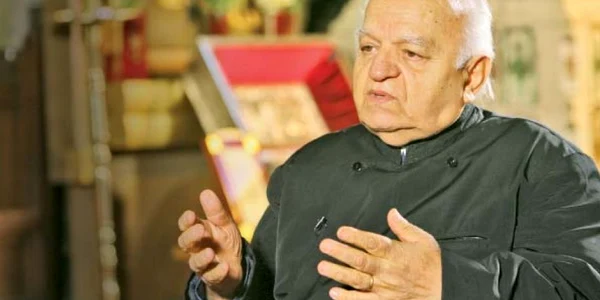 Părintele Nicolae  Bordaşiu  crede că  a devenit „o modă“  pentru unii să ceară  eliminarea religiei dintre  materiile de studiu