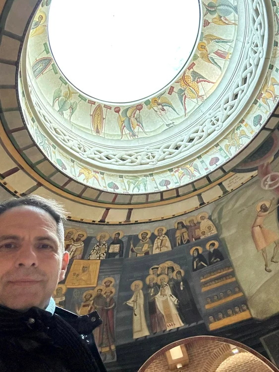 Dan Negru în pelerinaj de Sfânta Parascheva la Iași / Foto: Facebook